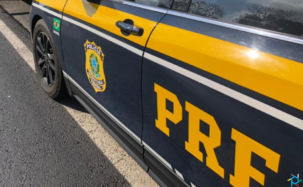 BR 277 interditada após caminhão fazer "L" na pista